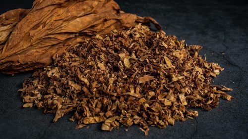 Cut,Tobacco,And,Tobacco,Leaves